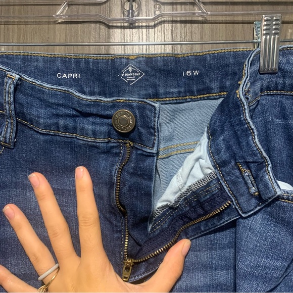 St. John’s Bay Capri Jeans Size 16W - Picture 4 of 6